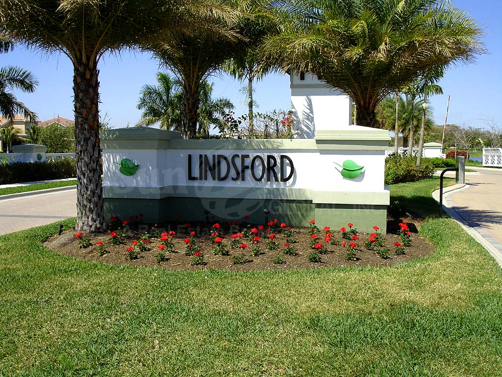 Lindsford Villas Signage